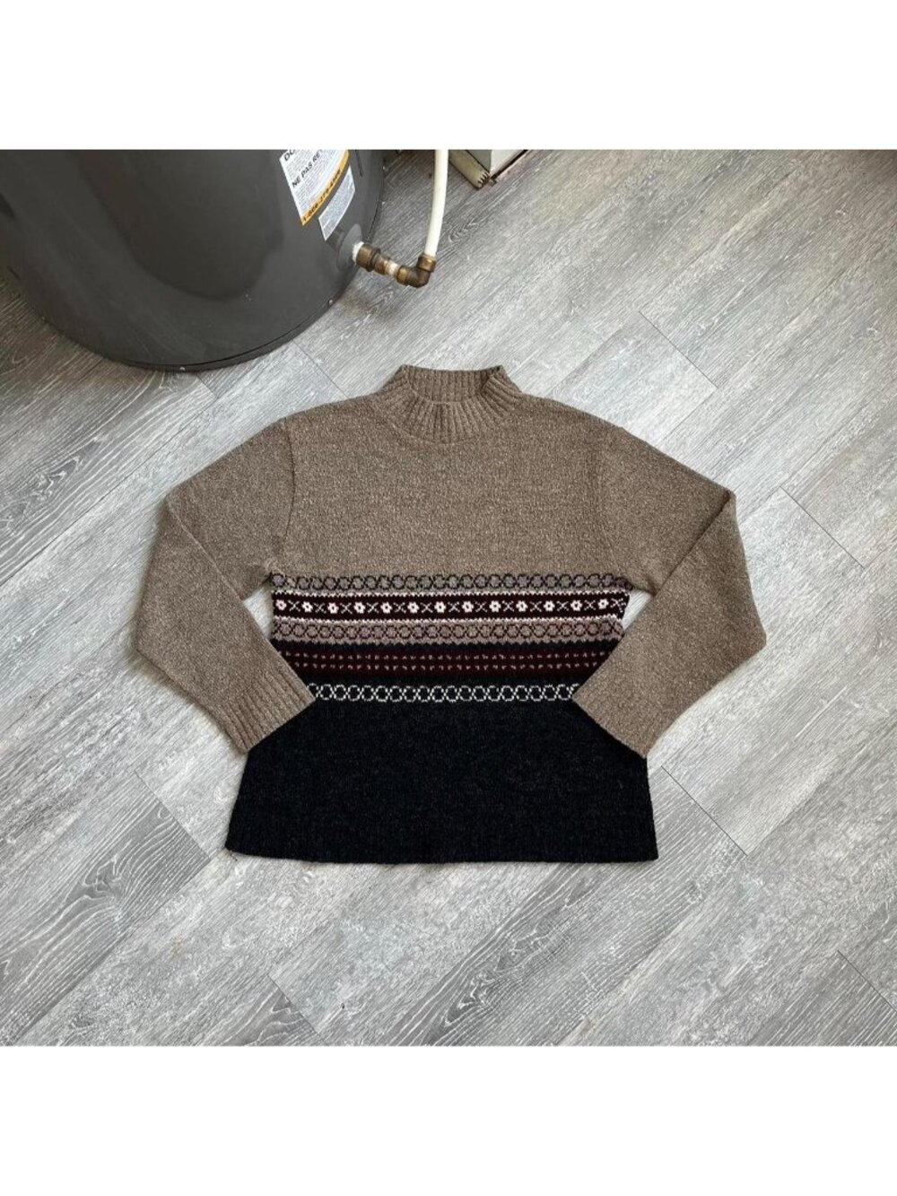 Beige / Black / Multi Vintage 90’s “Rio” Pullover Knit Soft Material Sweater